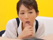 日本妹妹吹簫口爆 還把精液吃清光